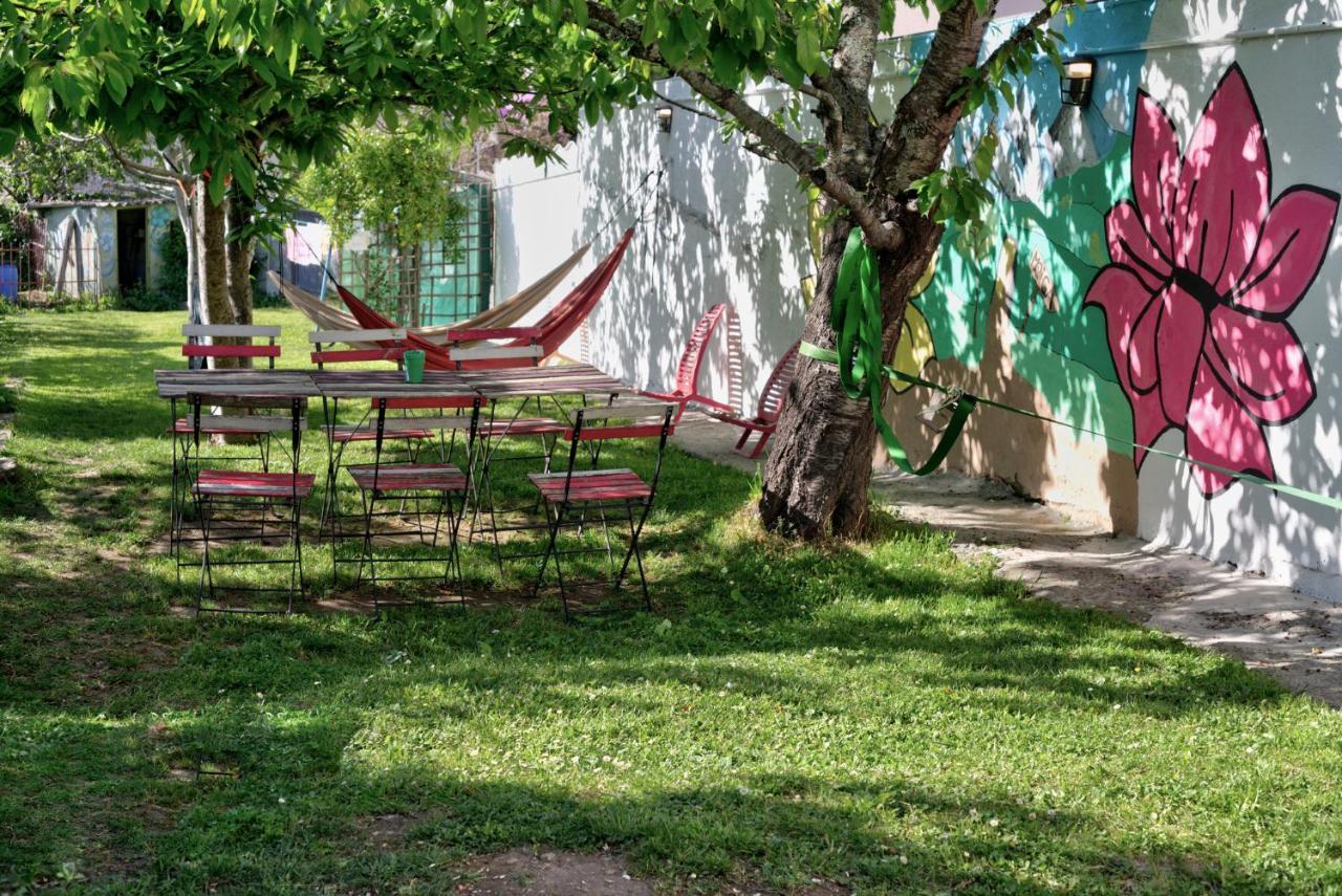 Meiga Backpackers Hostel Сантяго де Компостела Екстериор снимка