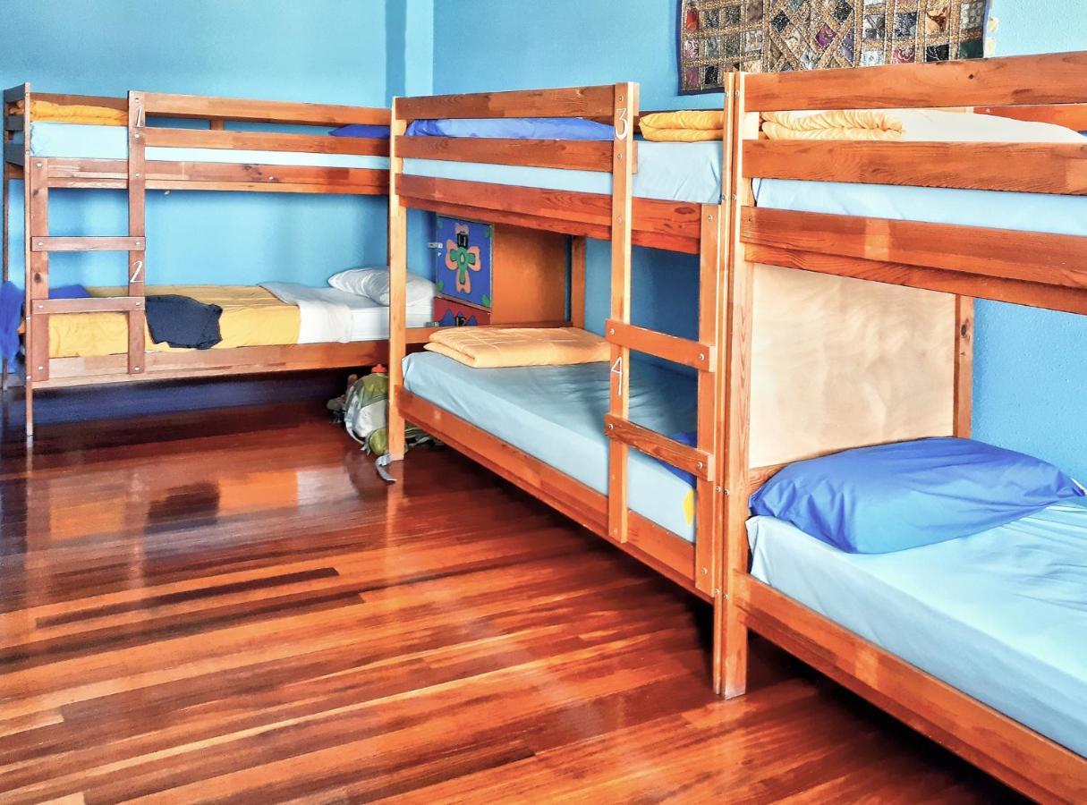 Meiga Backpackers Hostel Сантяго де Компостела Екстериор снимка