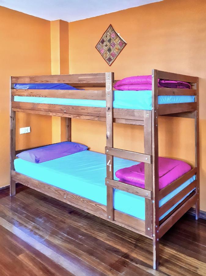 Meiga Backpackers Hostel Сантяго де Компостела Екстериор снимка