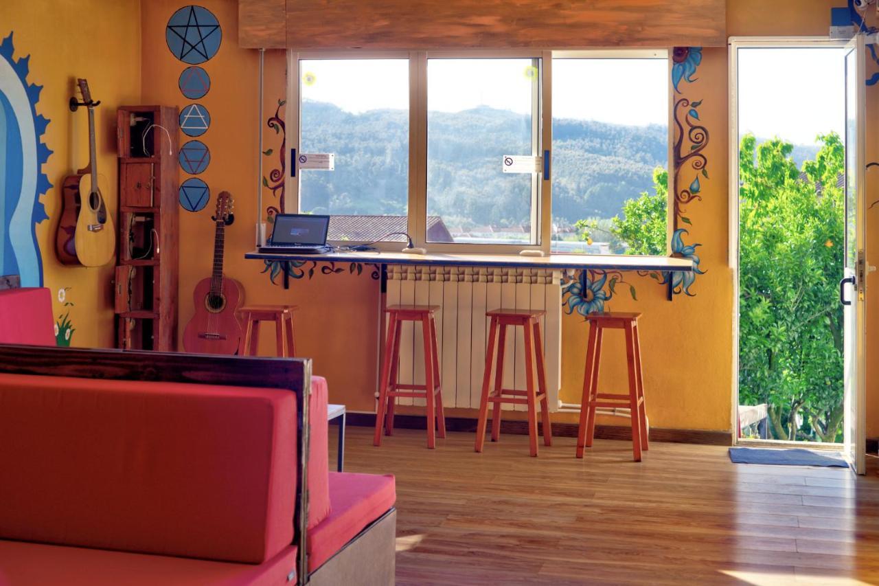 Meiga Backpackers Hostel Сантяго де Компостела Екстериор снимка