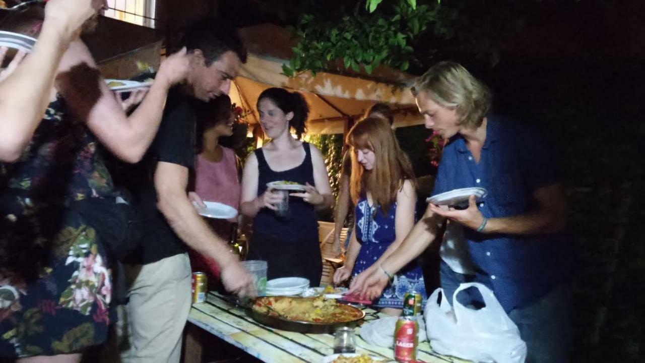 Meiga Backpackers Hostel Сантяго де Компостела Екстериор снимка
